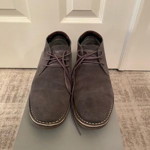 Kenneth Cole chukka boots